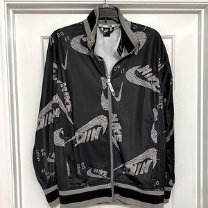 NWT. Nike Dri-Fit Full zip Jacket Mens M